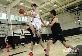 登哥啊，人家秋雅结婚，你搁这又蹦又跳的